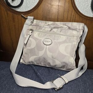 Coach Signature Getaway Taupe Grey Beige Nylon Lightweight Crossbody F77408